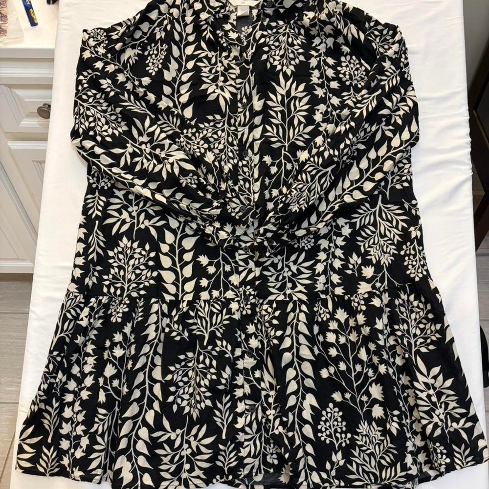 H&M Black and White Floral Dress - Size XL